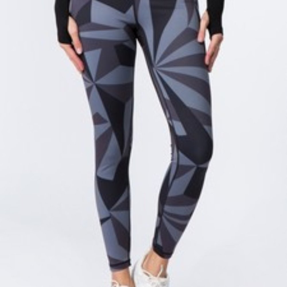 Active High Rise Geo Print Workout Legging - BLACK